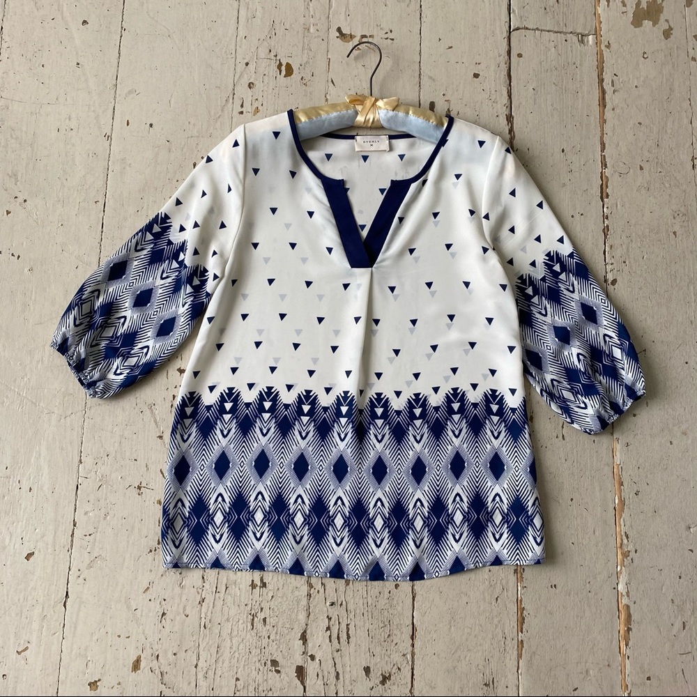 Everly Silky Crepe Geometric Blouse 3/4 Sleeves SM